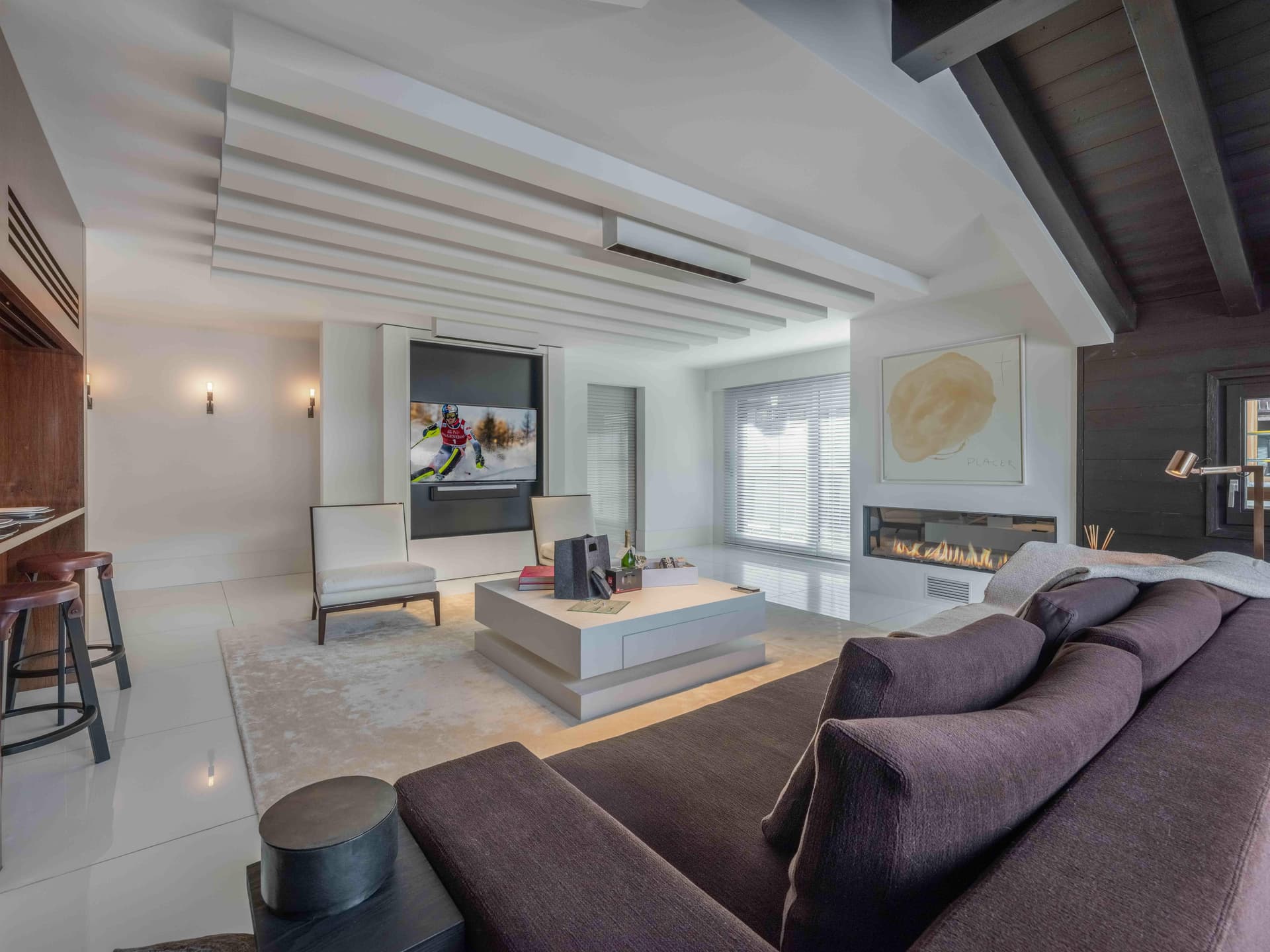 Angus interior view 5