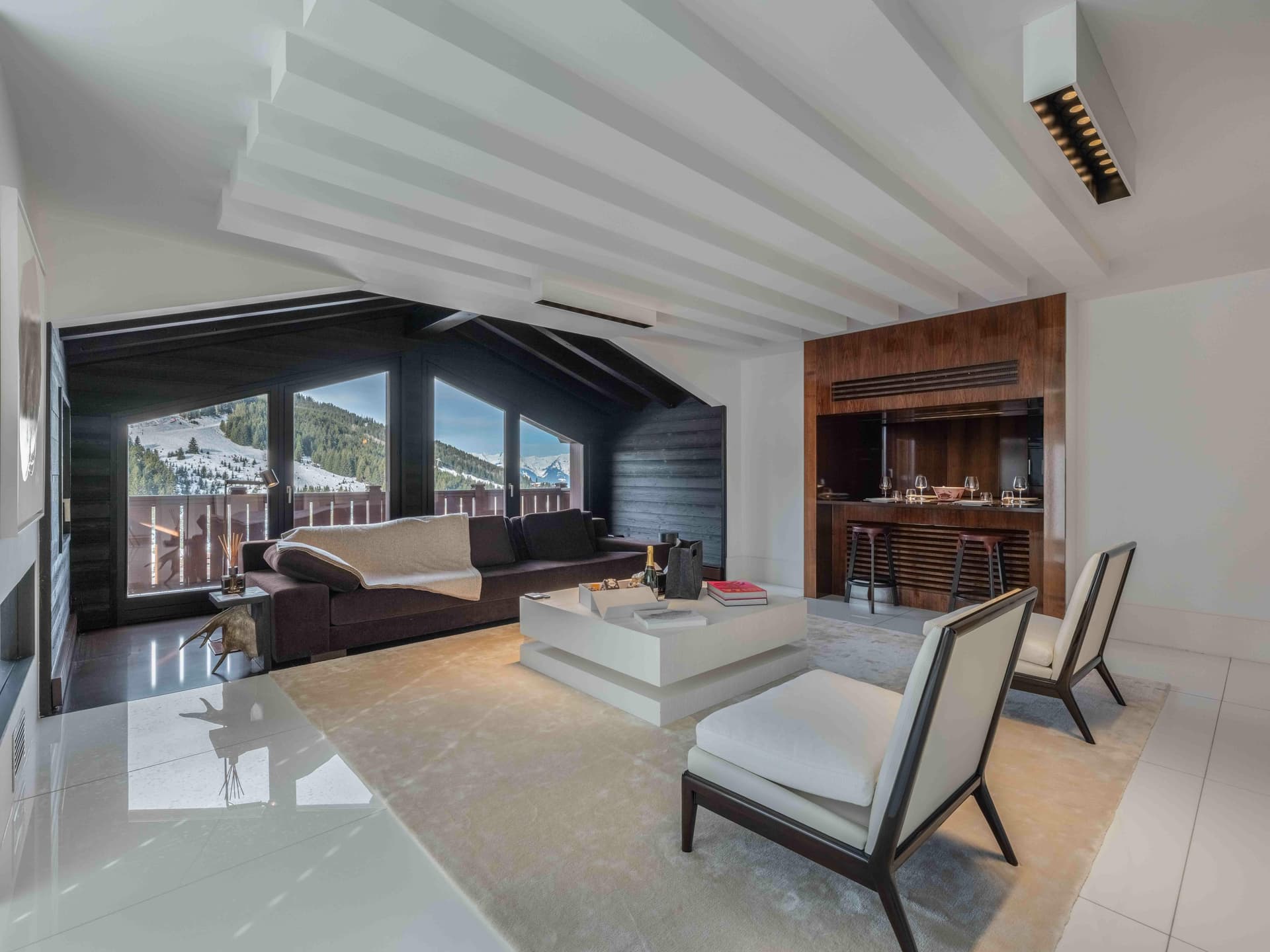 Angus interior view 2
