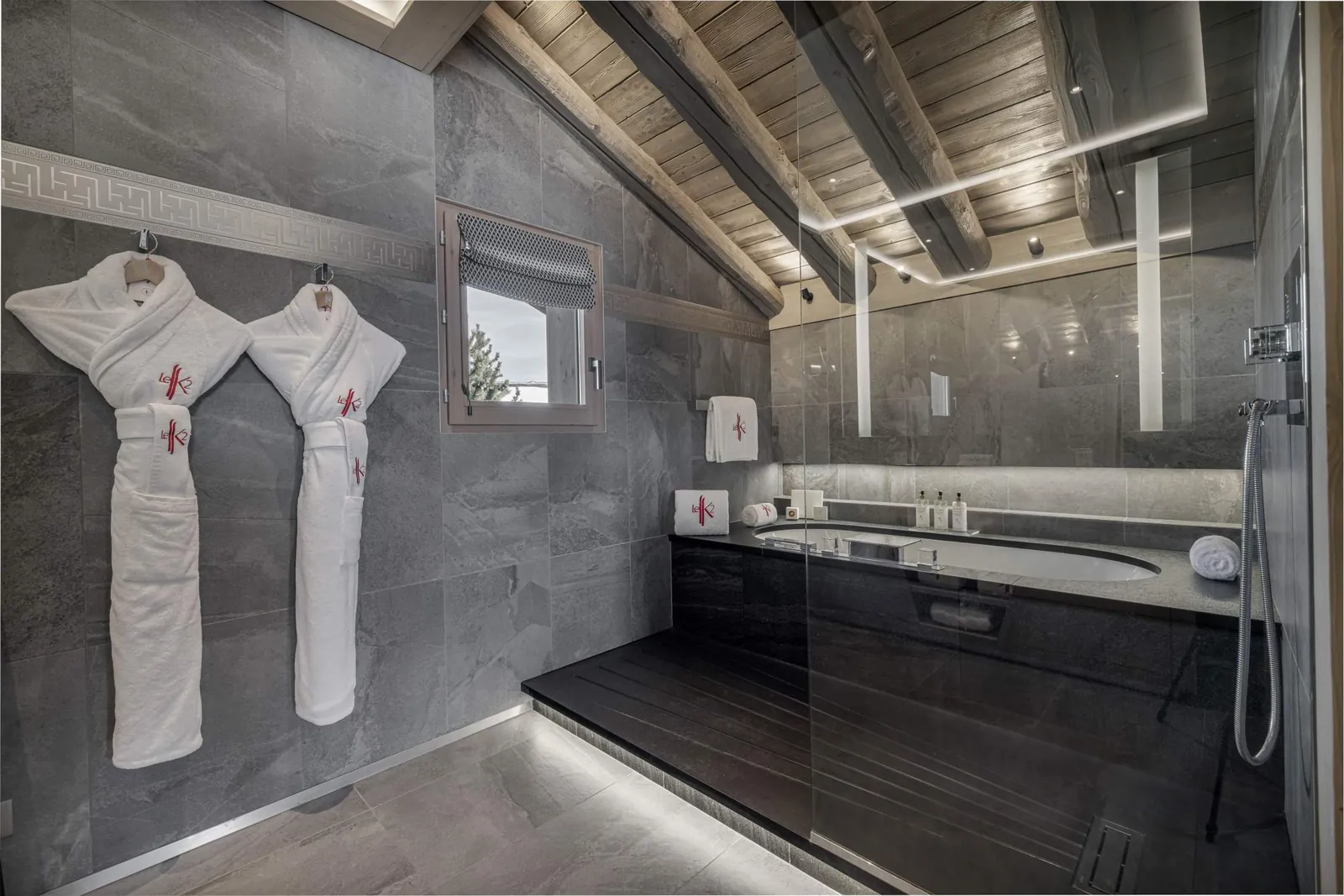 Altitude Suite, photo 3