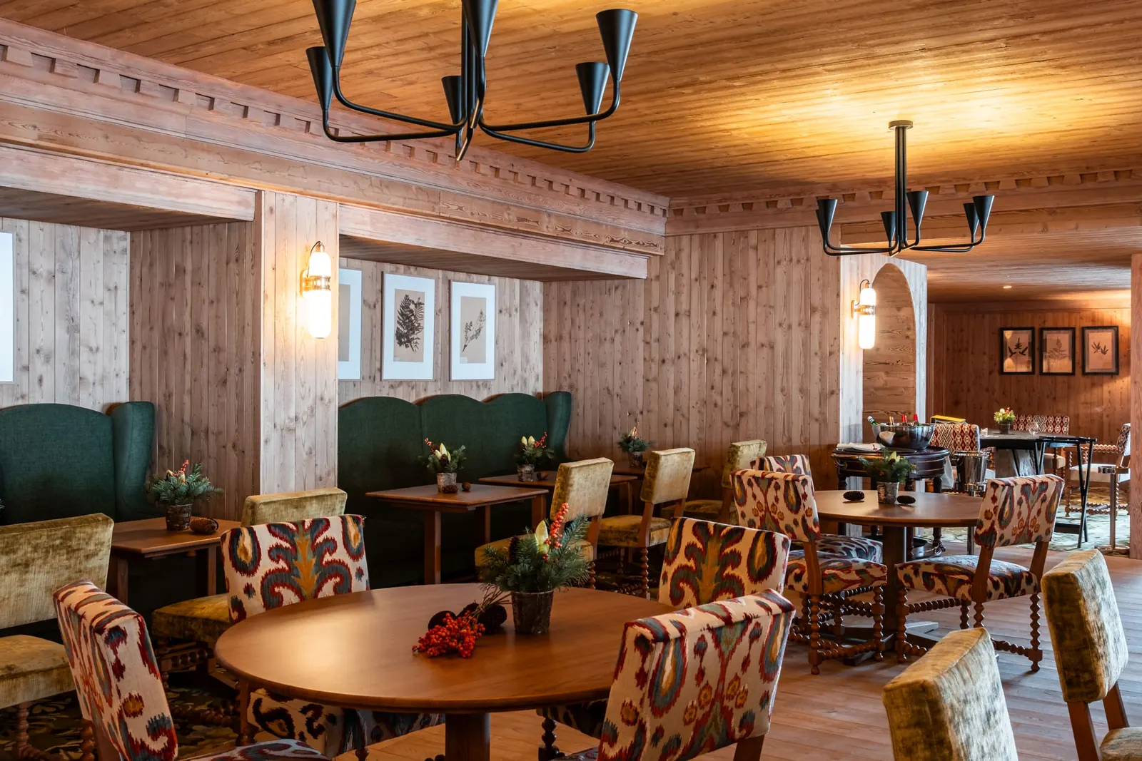 Alpes Hôtel du Pralong · Restaurant dining room