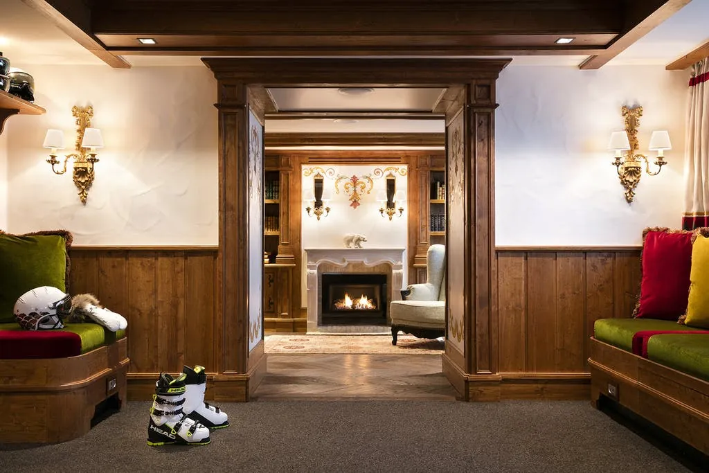 Les Airelles Courchevel · The Ski Lounge