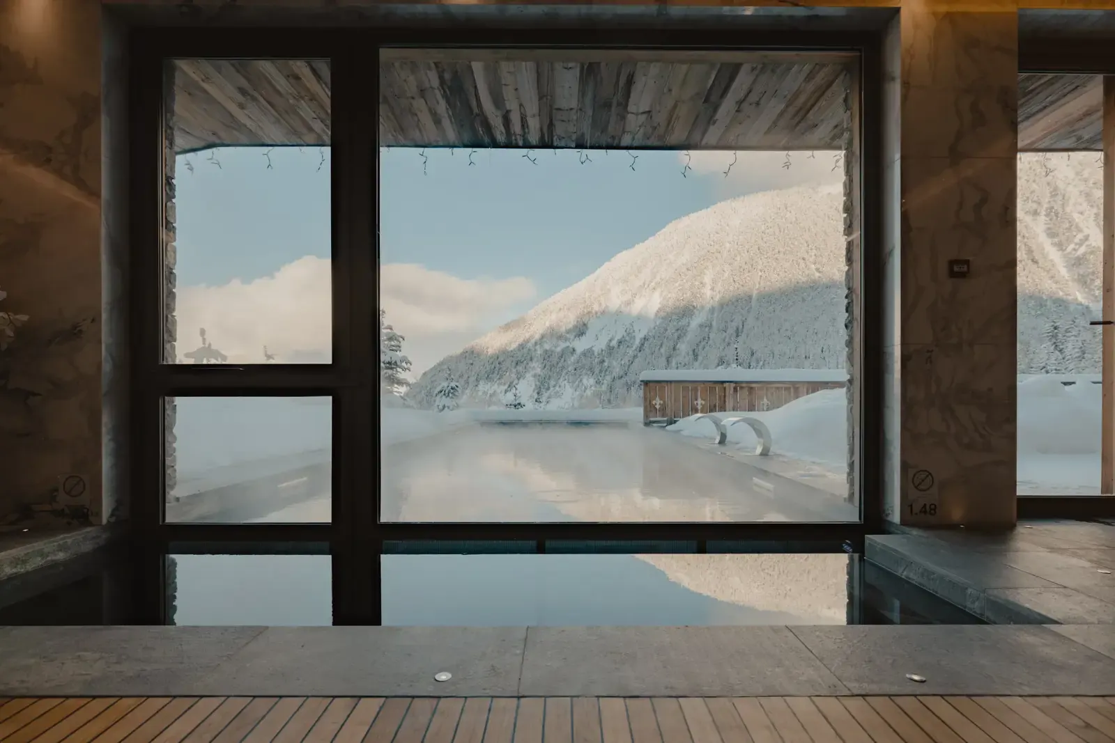 Ultima Hotel Courchevel · Pool with mountain view